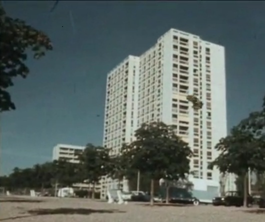 photo de Poitiers :  immeuble moderne, années 70